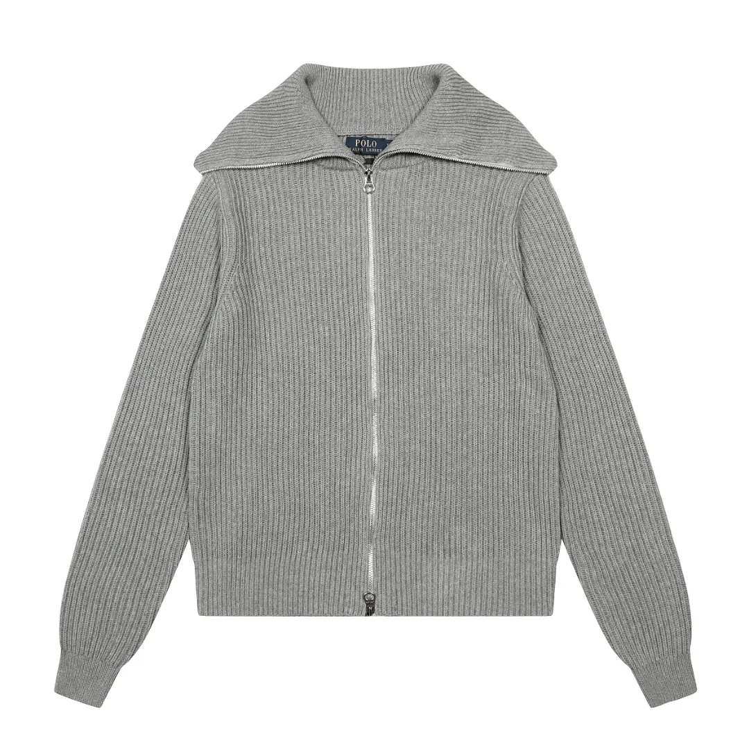 P300 top quality" Style number: DS051# (not off the shelves all year round) [Ralph Lauren large lapel solid color basic full zipper goddess style knitted cardigan] ✅Ralph Lauren Lazy large lapel double zipper classic goddess style knitted new coat ✅Main supplier platform live broadcast Wholesale entity Wholesale entity Replenish when out of stock Not off the shelf ✅ZP quality 1:1 version Scan the code to enter the GF website Counter quality ✅Details and quality are the only one in Guangzhou. Imported quality cotton yarn, focusing on high-end, cost-effective, good quality needless to say. ✅Restore the original version. The maximum size can be worn up to 160 pounds. Loose, comfortable and stress-free. ✅The upper body is simple and easy to put on. A must-have for goddess ootd. Good-looking clothes are never picky. A must-have for goddesses. Recommended for wardrobe. Size: S-XL. Color: black, white, gray, navy.